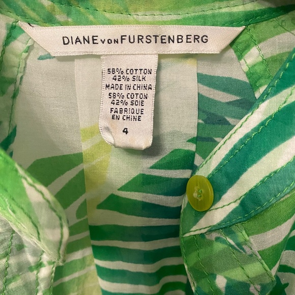 Diane Von Furstenberg Printed Blouse Size 4 - Picture 3 of 6